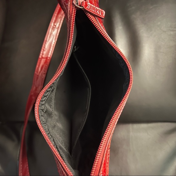 Authentic Gucci Canvas/Patent Leather crossbody - Picture 12 of 13